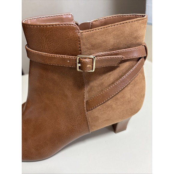G.H. Bass & Co. Coleen Women's Brown Ankle Boots Booties Size 10M Buckle - Picture 13 of 16